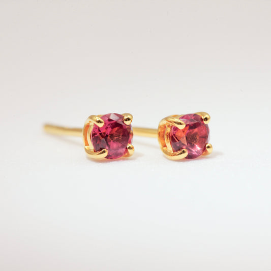 Rhodolite gold studs