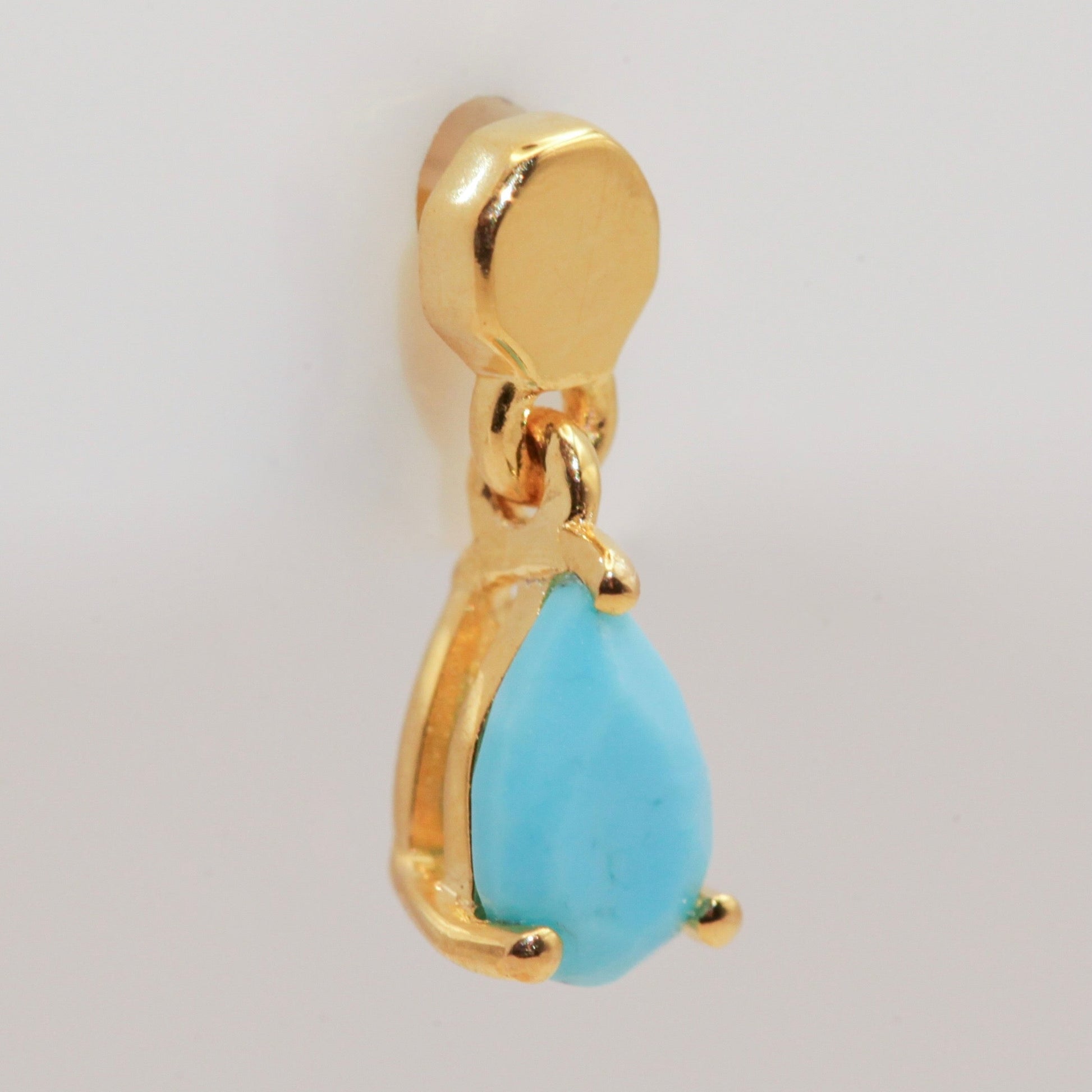 Turquoise gold earring 