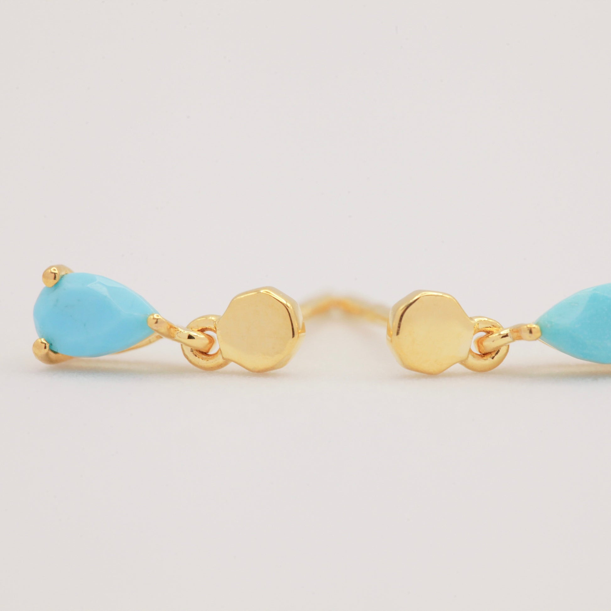 Turquoise gold earring